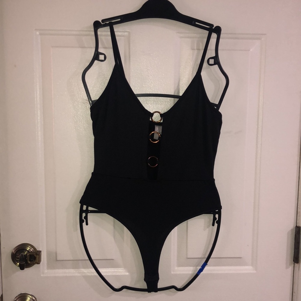 BLACK BODY SUIT